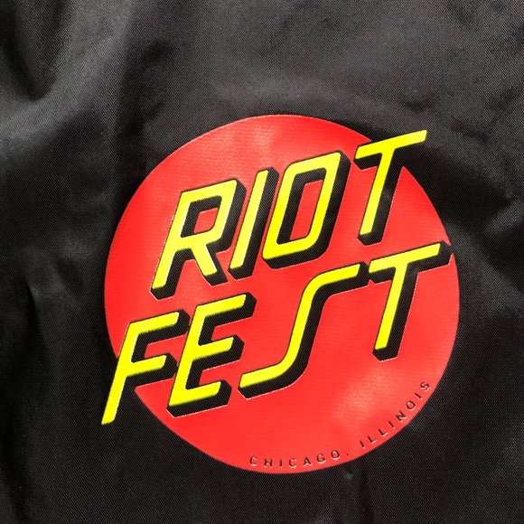 RIOT FEST CHICAGO Jacket size Large - Picture 3 of 4